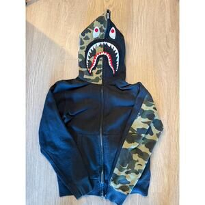 BAPE 1st Camo Split Shark Hoodie Size M